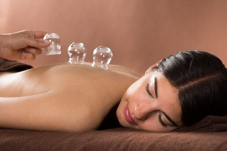 Home 3 Cupping therapy to improve blood circulation and relieve muscle tension